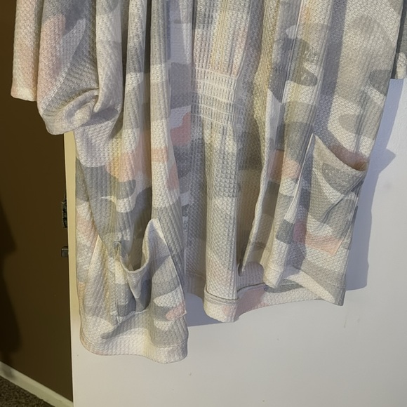 Light pink camouflage shrug. - Picture 2 of 5